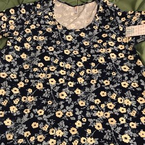SOLD LuLaRoe 2xl Perfect T BNWT